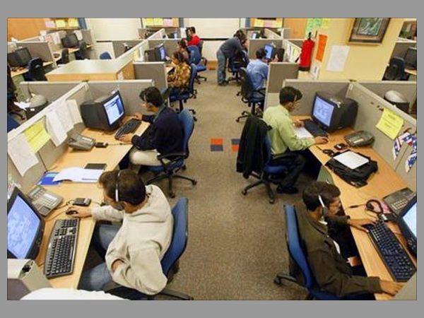 భారత ఐటీ కంపెనీల ఆదాయంలో ఇప్పటికీ 80-85 శాతం అమెరికా నుంచే లభిస్తోంది. 