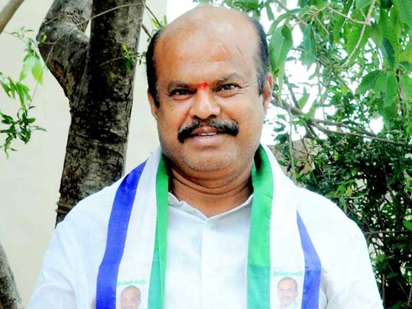 రెక్కీ నిర్వహించి రెక్కీ నిర్వహించి