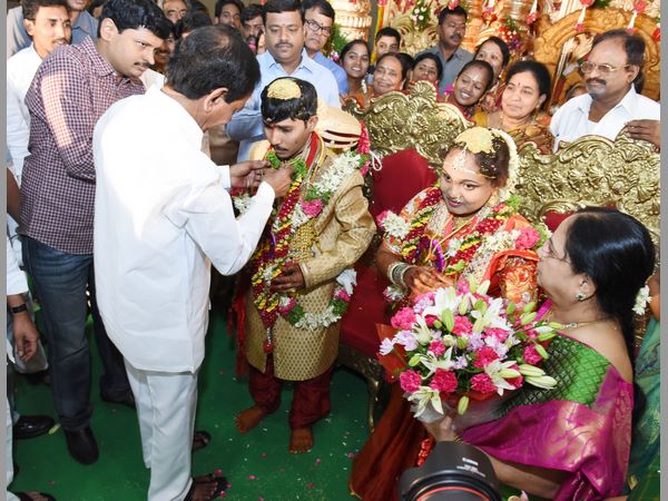 12తులాల బంగారం, ఒక ఫ్లాట్!: