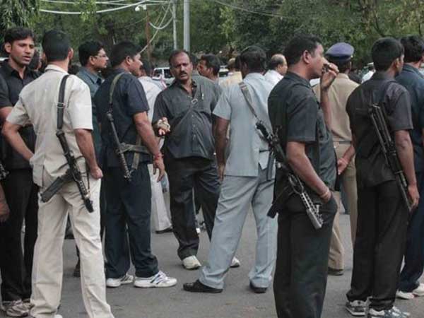 మంత్రులు చెప్పినా ససేమిరా...