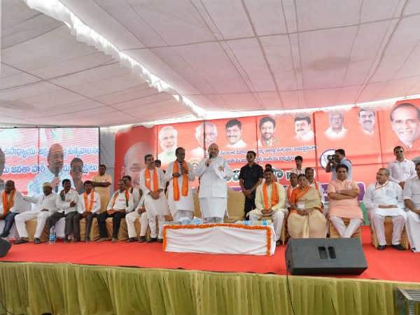 అలగాల్సిన అవసరం ఏంటీ?