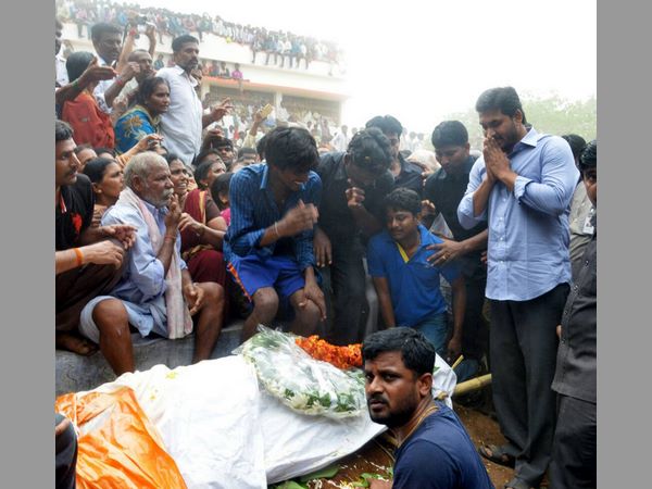 మంచి నాయకుడు.. ఓర్వలేక చేశారు..