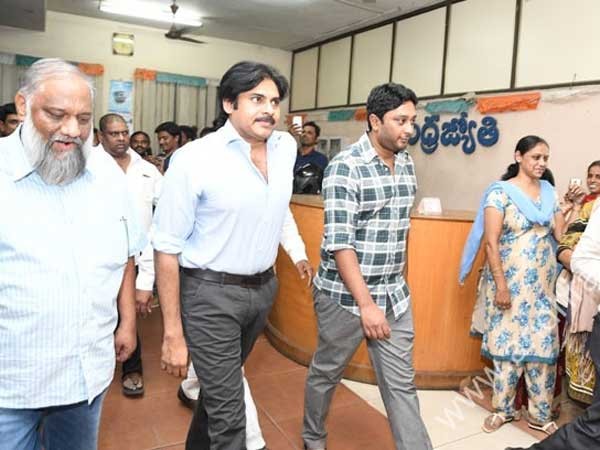 ఇతర పార్టీల్లోని అసంతృప్తులకు టిక్కెట్లు ఇస్తారా?