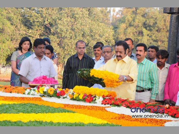 పథకాలపై ఎద్దేవా