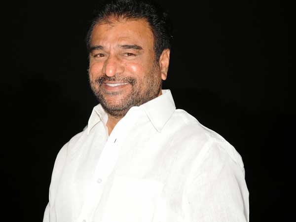 అవకాశవాదులు వచ్చారని..