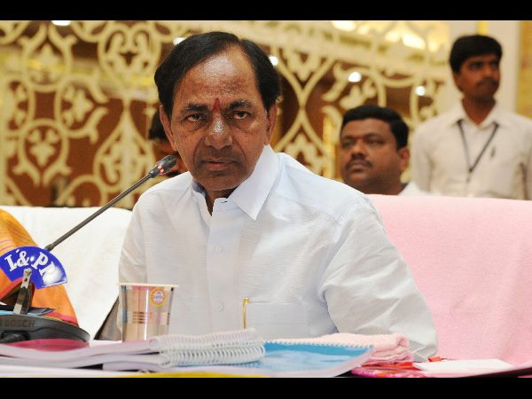వాస్తు కారణంతోనే ప్రగతి భవన్: వాస్తు కారణంతోనే ప్రగతి భవన్: