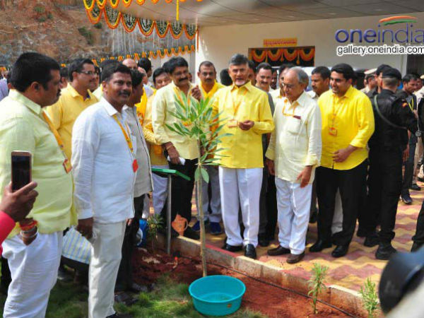 కార్యకర్తల సంక్షేమానికి రూ.42 కోట్లకు పైగా..