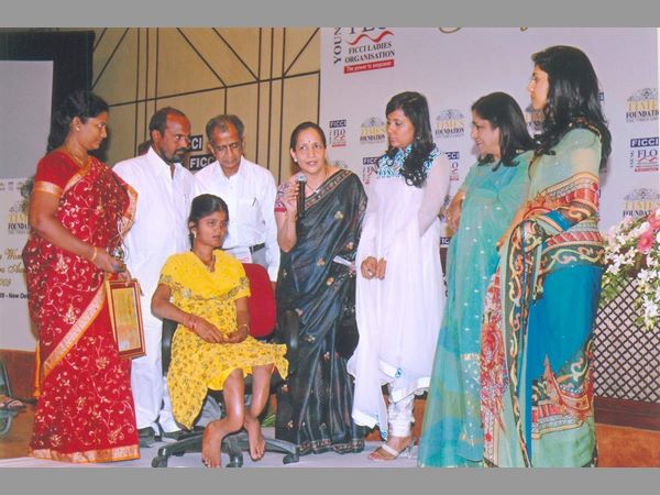 959 పాఠశాలల్లో ట్యాంకులు నిర్మించినా సరఫరా కానీ తాగునీరు 959 పాఠశాలల్లో ట్యాంకులు నిర్మించినా సరఫరా కానీ తాగునీరు