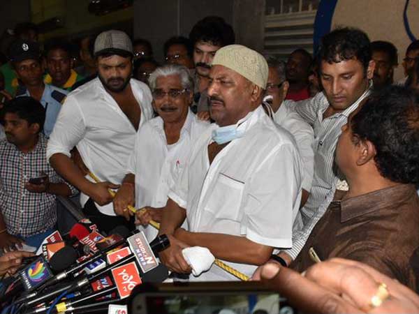 వెక్కి వెక్కి ఏడ్చిన మోహన్ బాబు: