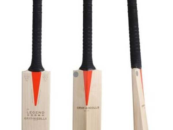 MP minister presents washing bats to brides MP minister presents washing bats to brides