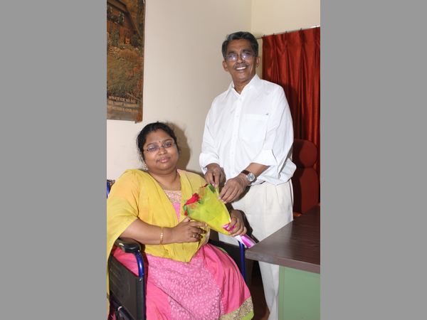 ఐఎఎస్ ఉద్యోగం చేపట్టను