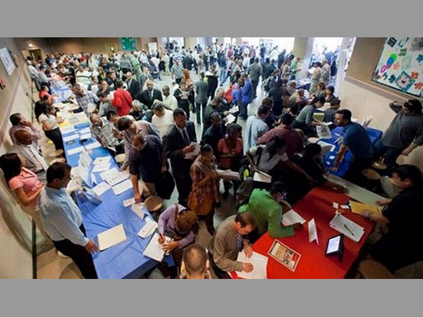 ఉద్యోగ నియామకాలు పదివేల లోపే