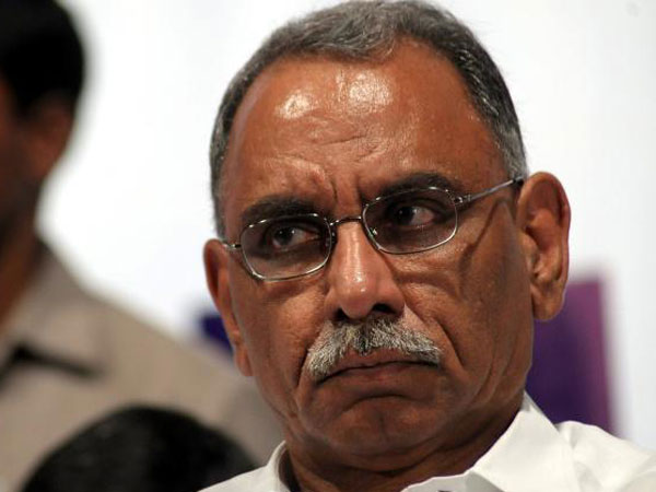 వాళ్ళు అభివృద్ది నిరోధకులు