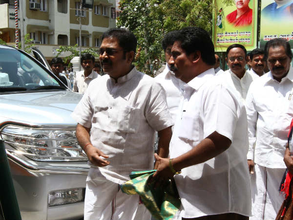 మొదలైన మంతనాలు...