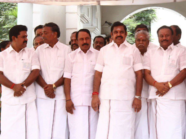 20 మంది మంత్రులు వ్యతిరేకం !