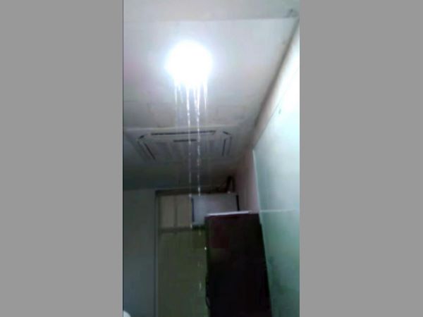 కోట్లు ధారపోస్తే.. చిన్నపాటి వర్షానికే