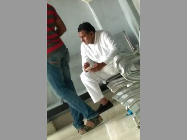 అడ్డుపడ్డారు