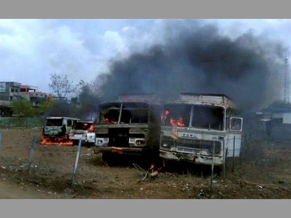 మొక్కుబడిగా కాల్పులపై విచారణకు ఆదేశం