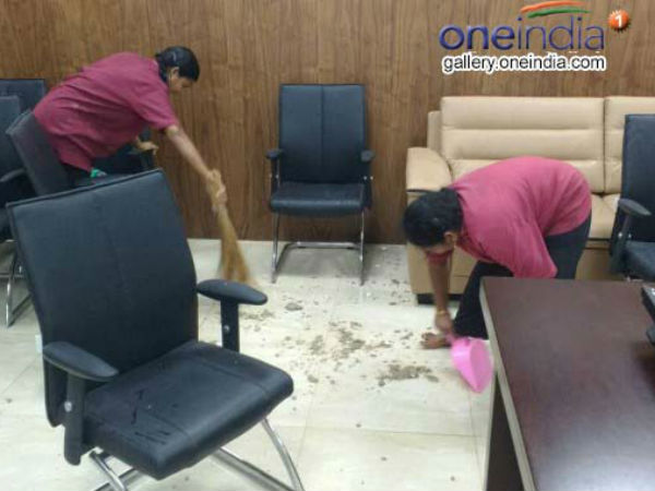 మీడియాకు అనుమతి నిరాకరించిన అసెంబ్లీ అధికారులు మీడియాకు అనుమతి నిరాకరించిన అసెంబ్లీ అధికారులు