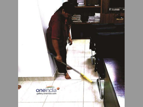 వైసిపి వాళ్లే లీకేజీ కుట్ర చేశారని చెప్పే ప్రయత్నం