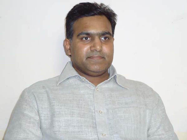 నోటీసులిస్తే సంబంధంలేదంటూ తప్పించుకొనే ప్రయత్నం