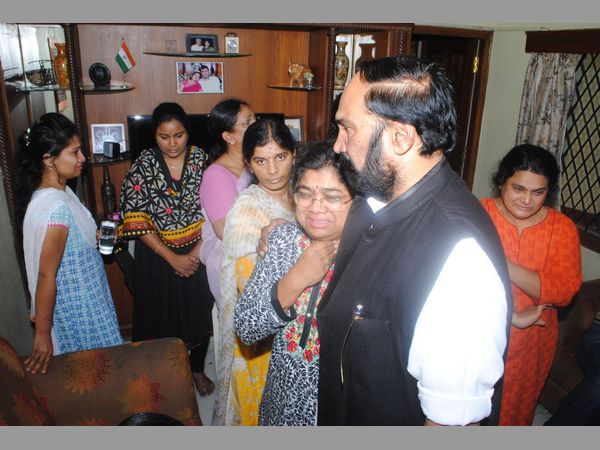 కాంగ్రెస్ విధేయుడిగా ఉన్నా..