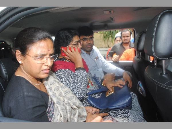 వైయస్ విధానాలను తప్పుబట్టారు..