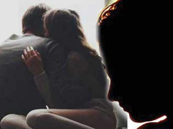 ప్రియుడితో ఎంజాయ్ చేసేందుకు..