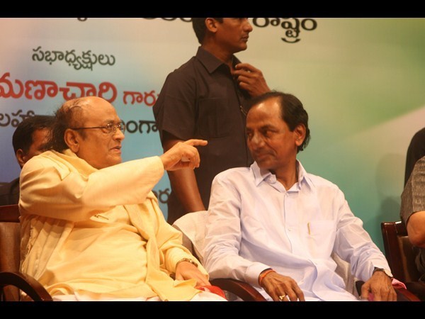 ప్రాచీనం, ఆధునికం కలబోసిన ...