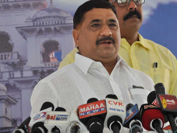 మాకు నాయకులు ఉన్నారు: కాల్వ