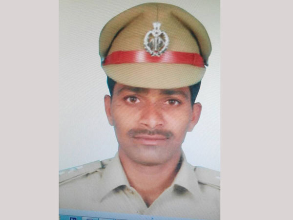 శిరీషతో రాజీవ్ చనువుగా ఉంటున్నాడని?