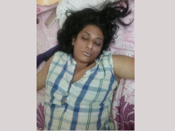 శిరీష మృతదేహం మంచంపై..