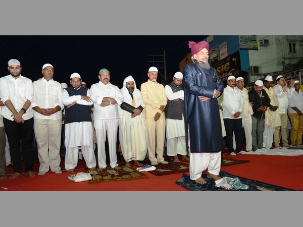 మసీదులు, దర్గాల మరమత్తు కోసం కోటిరూపాయాలు