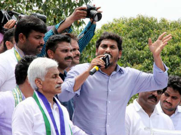 35 మంది ఆక్రమించారు.. ఎమ్మెల్యేల అండదండలు