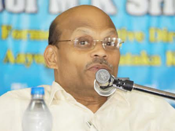 పాఠశాల విద్యారంగంలో ఇలా వసుధాకామత్ సేవలు