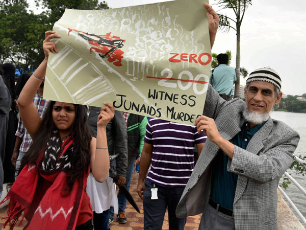 11 నగరాల్లో నిరసన వెల్లువ