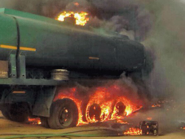 120 Burnt Alive in Pak's Bahawalpur, Had Rushed to Collect Oil from Overturned Tanker 120 Burnt Alive in Pak's Bahawalpur, Had Rushed to Collect Oil from Overturned Tanker