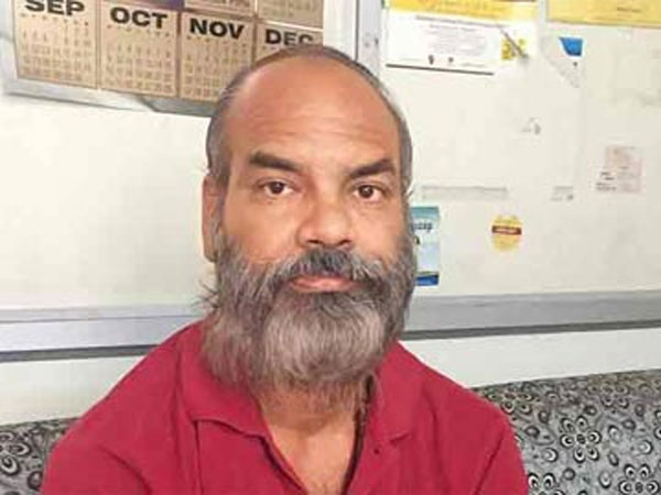 Iron stomach: Man eats metal plates, blades, tubelights as part of yoga; items removed 9 years later Iron stomach: Man eats metal plates, blades, tubelights as part of yoga; items removed 9 years later