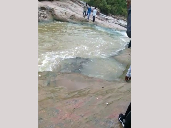 ఇద్దరి మృతదేహాలు లభ్యం ఇద్దరి మృతదేహాలు లభ్యం