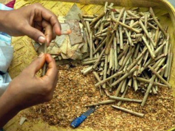 మహిళలపై కుటుంబ పోషణ భారం ఇలా