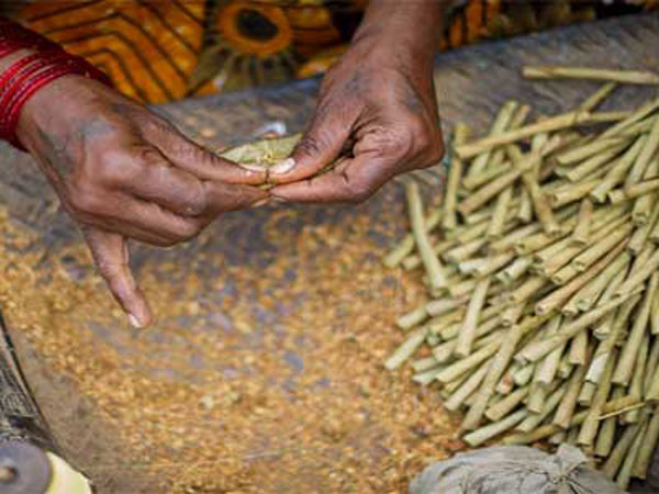 కార్మికులను ఆదుకునే చర్యలు కావాలి