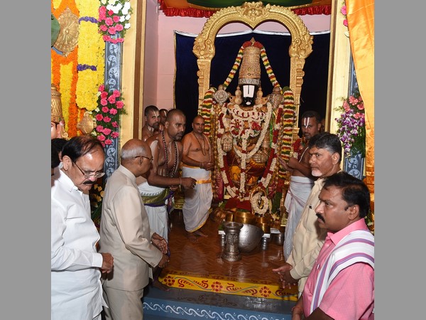 వివాదాల్లేని రాంనాథ్ కోవింద్