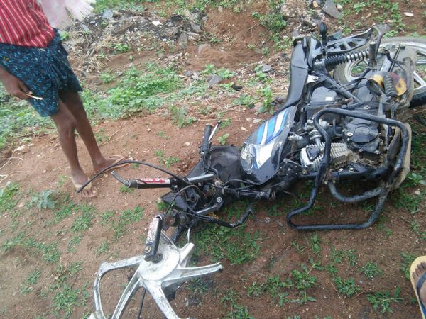 కుటుంబ సభ్యుల రోదనలు..
