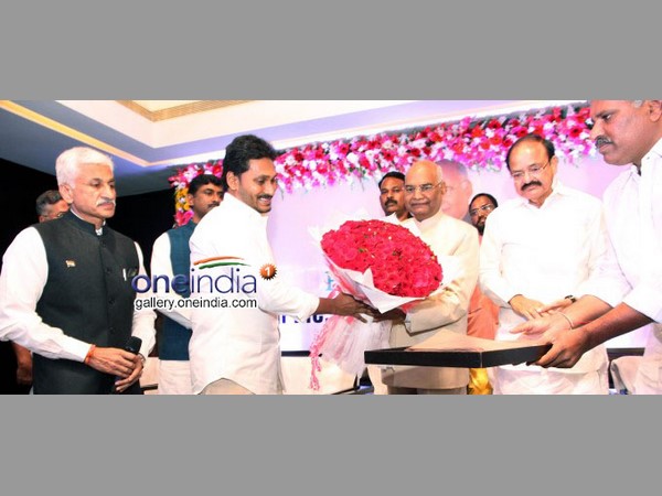 ఆగ్రహం.. కాళ్లు మొక్కించుకున్నారని.. ఆగ్రహం.. కాళ్లు మొక్కించుకున్నారని..