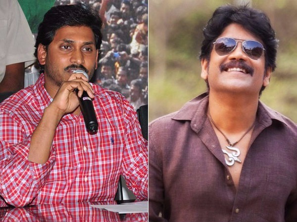 వైయస్ జగన్ సన్నిహితులతో...