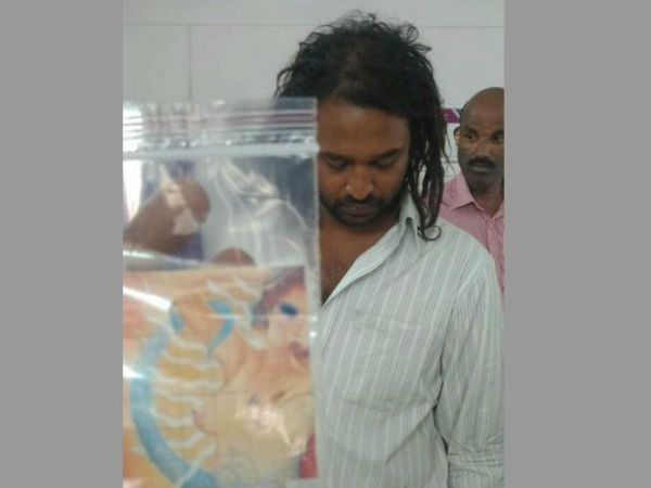 న్యూడ్ ఫోటోల పంపాలని:
