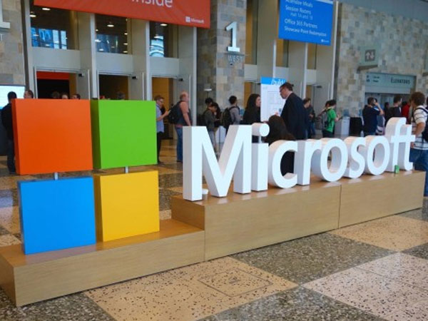 అసంతృప్తి వ్యక్తం చేస్తూ..