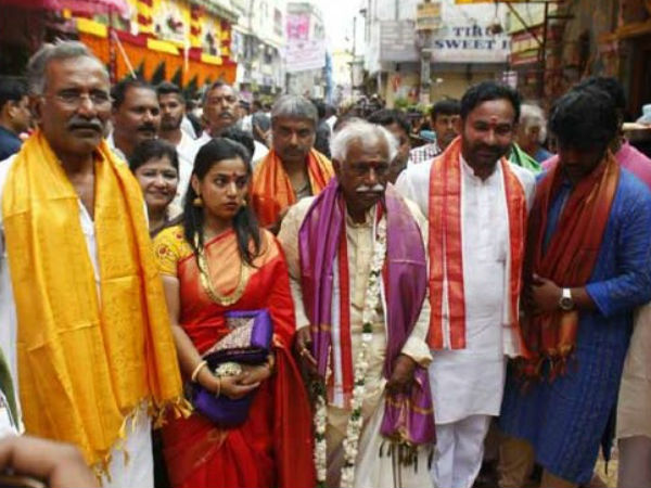 చెప్పినా వినకుండా ఆపేశారు చెప్పినా వినకుండా ఆపేశారు