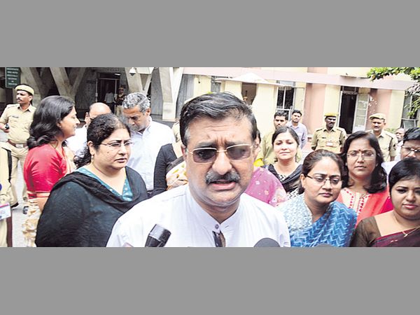 ప్రత్యేక విచారణ వ్యవస్థ ఏర్పాటుకు అభ్యర్థన ఇలా