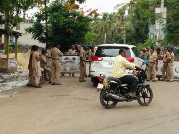 శవరాజకీయాలు: ఆనందబాబు